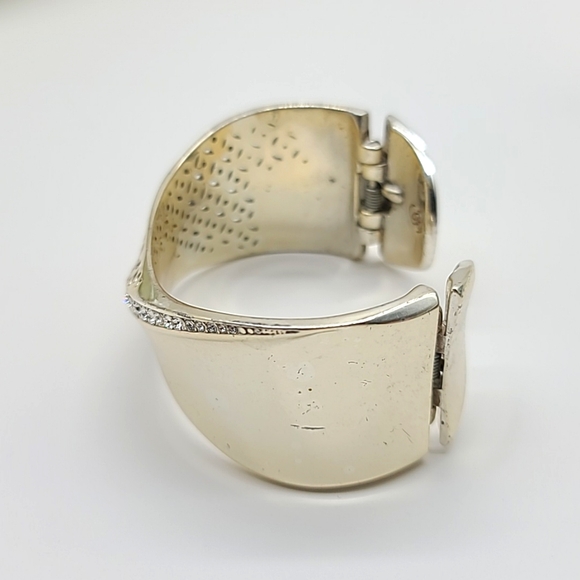 Brighton "GEO TWIRL SHINE" Hinged Bangle w Swarovski Crystals & Cut-Out Detail! - Picture 7 of 13